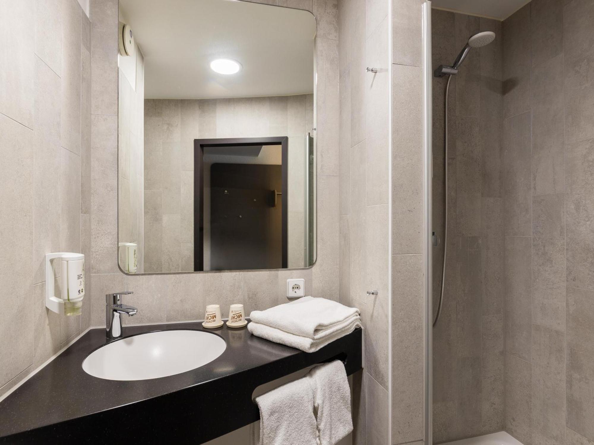 B&B Hotel Duesseldorf City-Sued מראה חיצוני תמונה